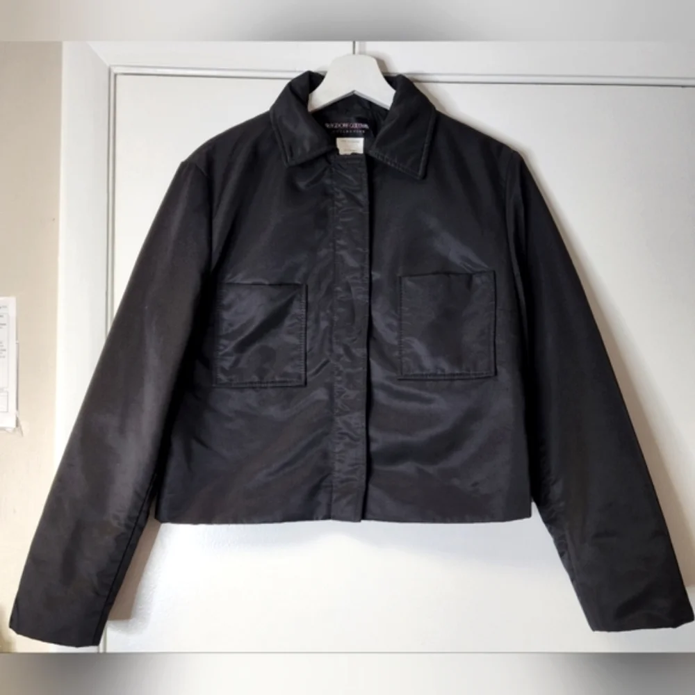 BERGDORF GOODMAN Sleek Bomber Jacket Black edgy cropped length SIZE 8